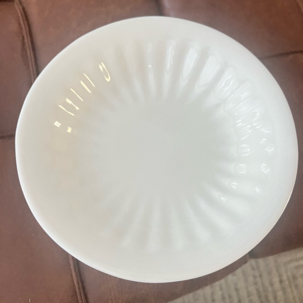White footed bowl
